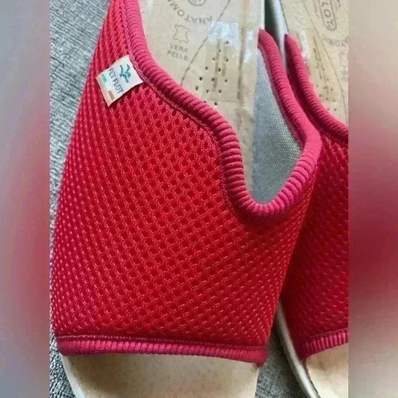 Fly Flot Sandals Women's Size US 10.5 Red Mesh Anti Shock Comfort Anatomi - Picture 5 of 7